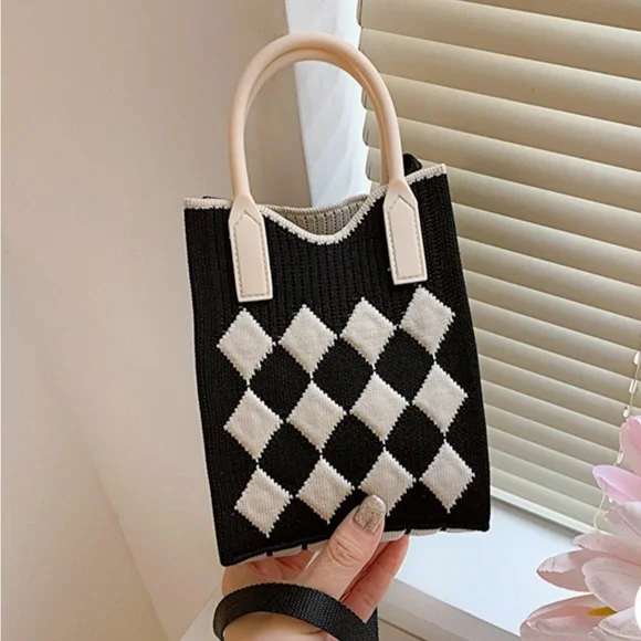 NWT Chic Argyle White/Black Knitted Tote Crossbody Bag - Picture 10 of 11